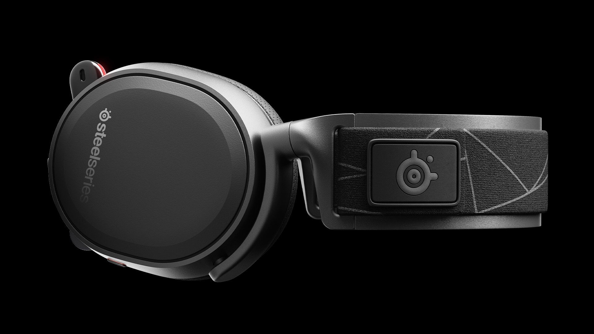 Arctis headset horizontally from close view