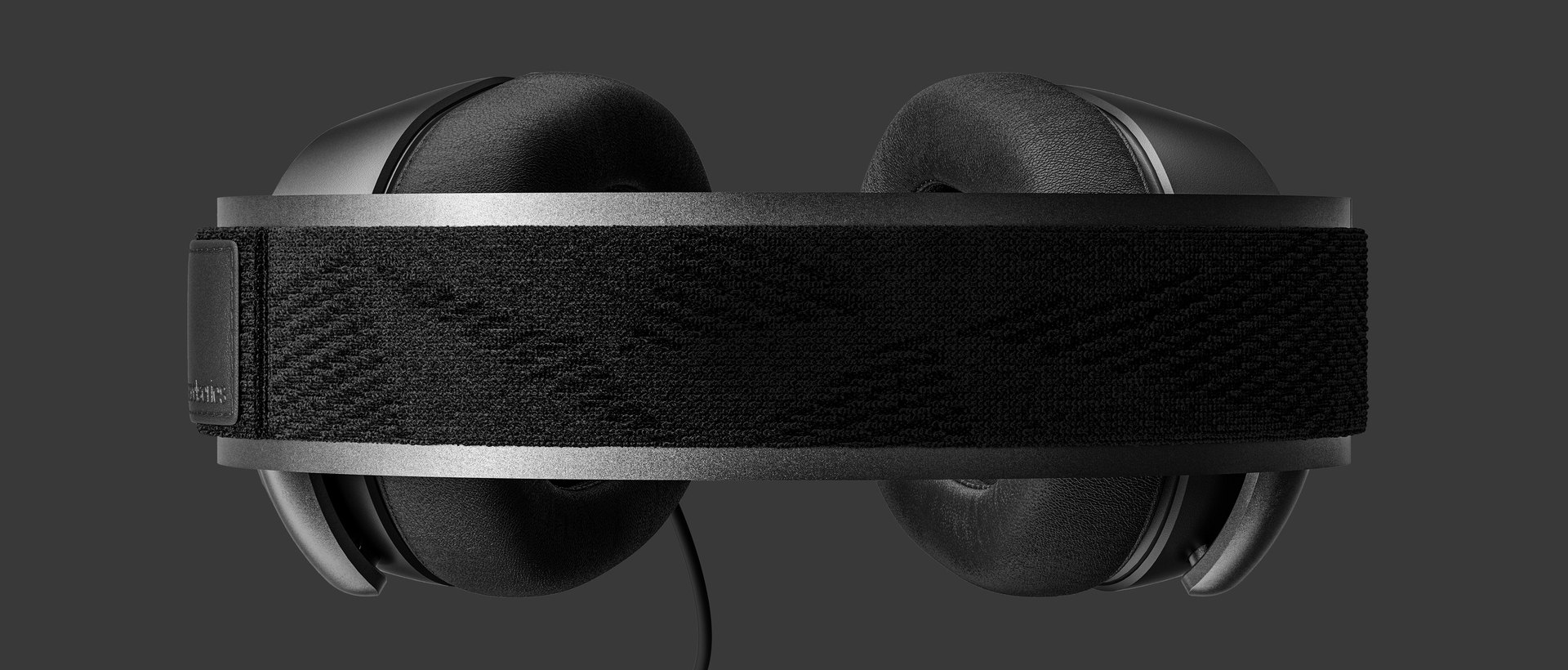 A top-down closeup of the Arctis Prime's aluminum headband.